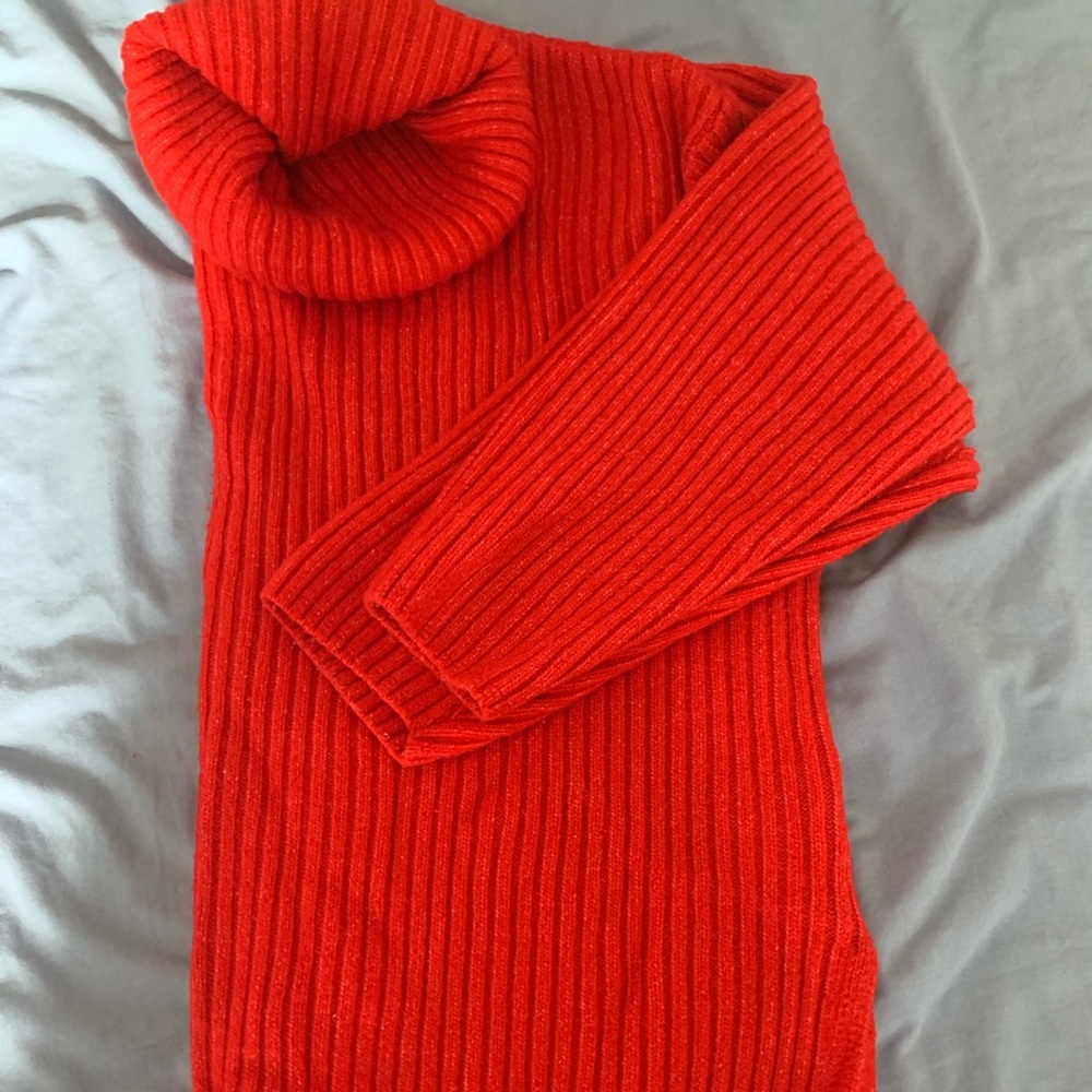 HM Slight High Low Thick Woven Red Sweater